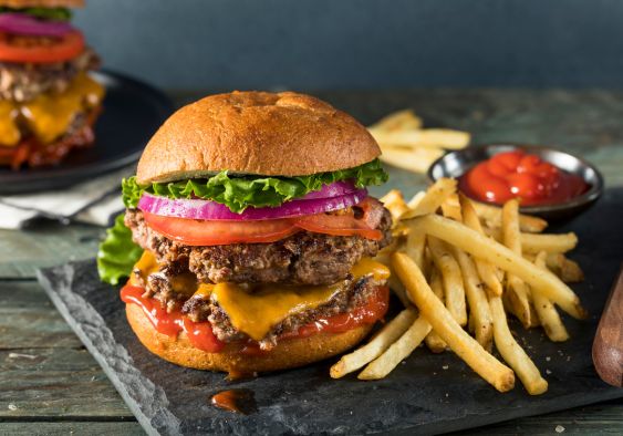 Hamburger bao nhiêu calo và có những chất dinh dưỡng gì